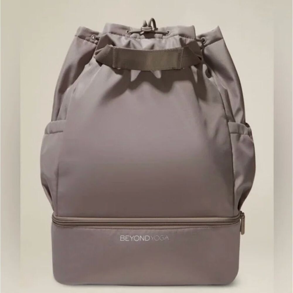 NWT Beyond Yoga Convertible Gym Bag Backpack Drawstring Shoe Compartment Taupe